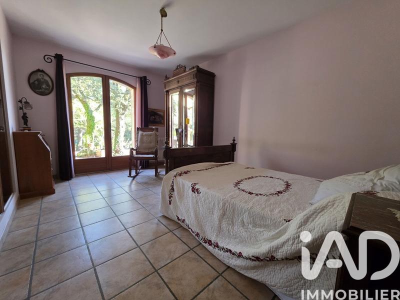 Maison - 210 m² - 6 pièces