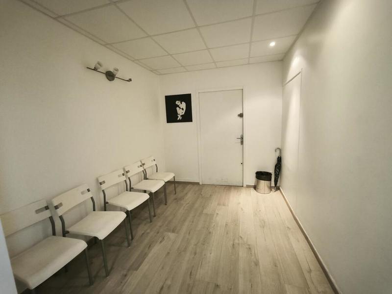 Local commercial - 252 m² - 11 pièces