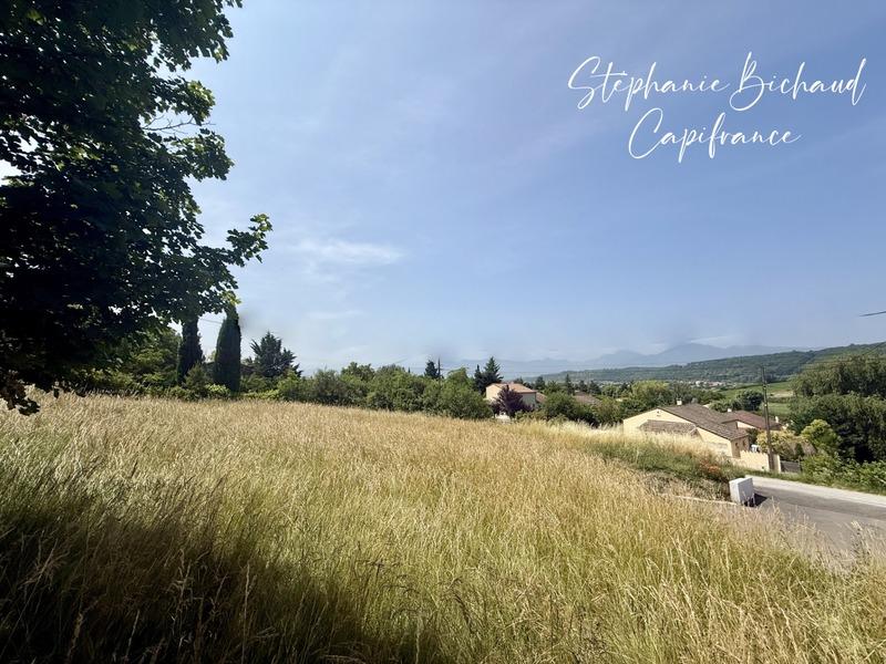 Terrain constructible - 904 m²