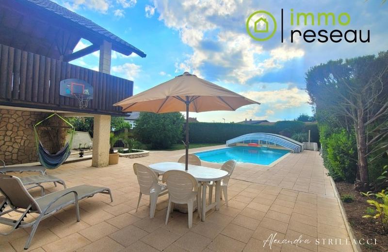 Maison - 190 m² - 8 pièces