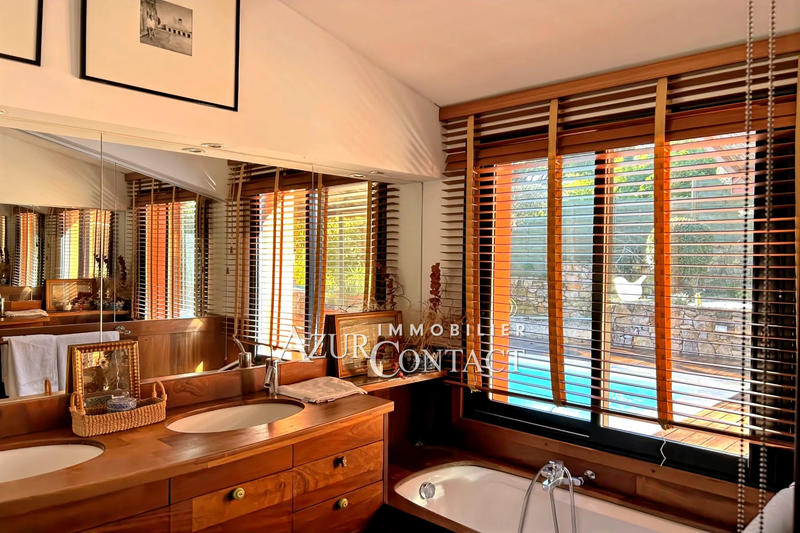 Maison - 205 m² - 4 pièces