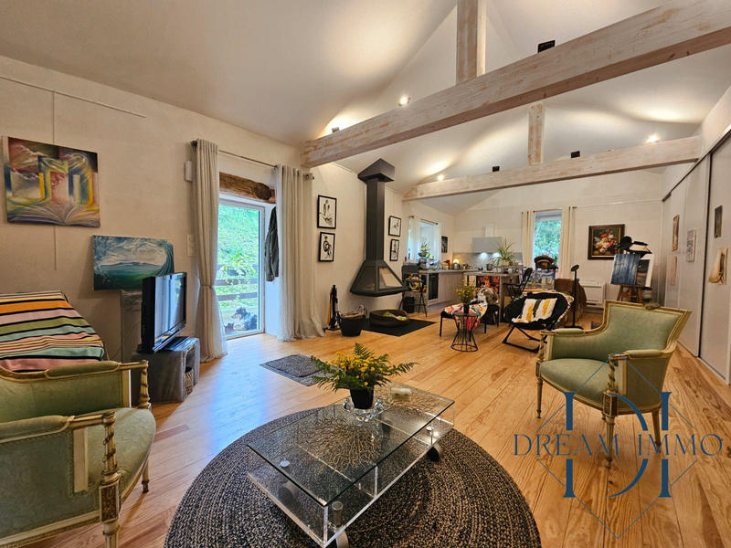 Maison - 380 m² - 7 pièces