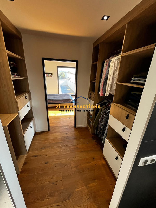 Maison - 240 m² - 6 pièces