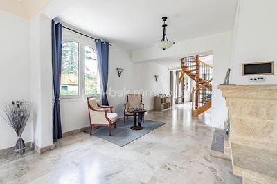 Propriété - 453 m² - 9 pièces