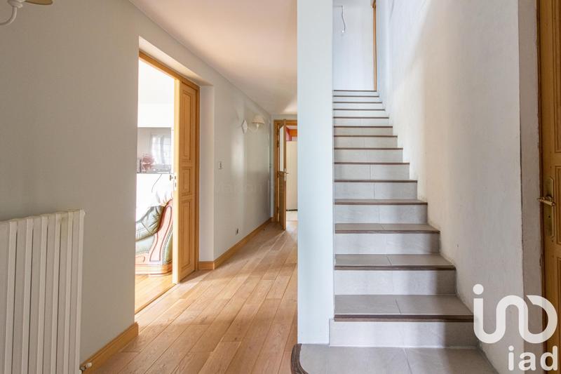 Maison - 200 m² - 7 pièces