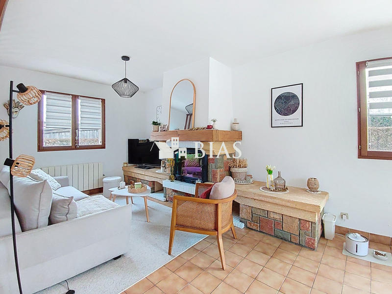 Maison - 90 m² - 4 pièces