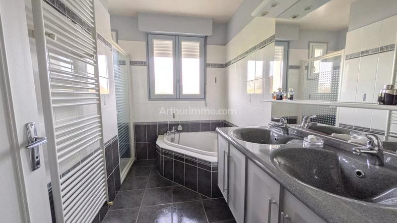 Maison - 140 m² - 7 pièces