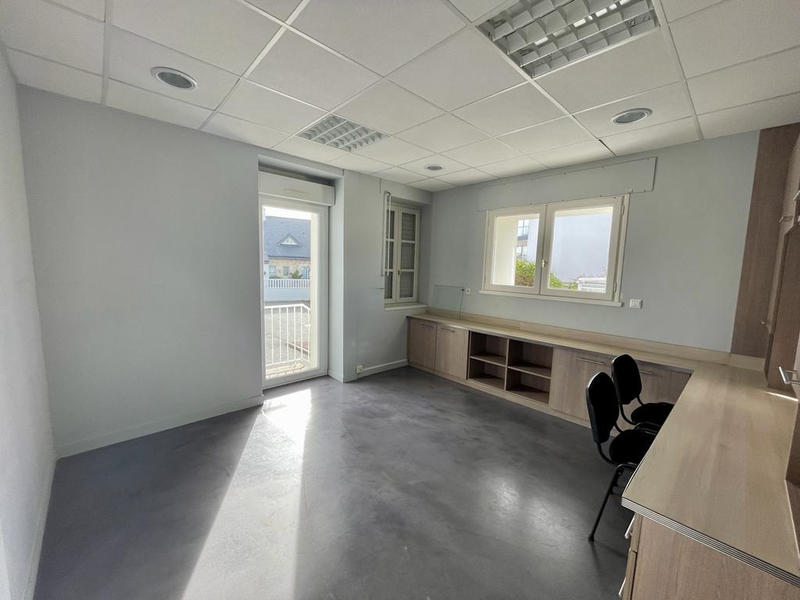 Bureau - 139 m² - 5 pièces