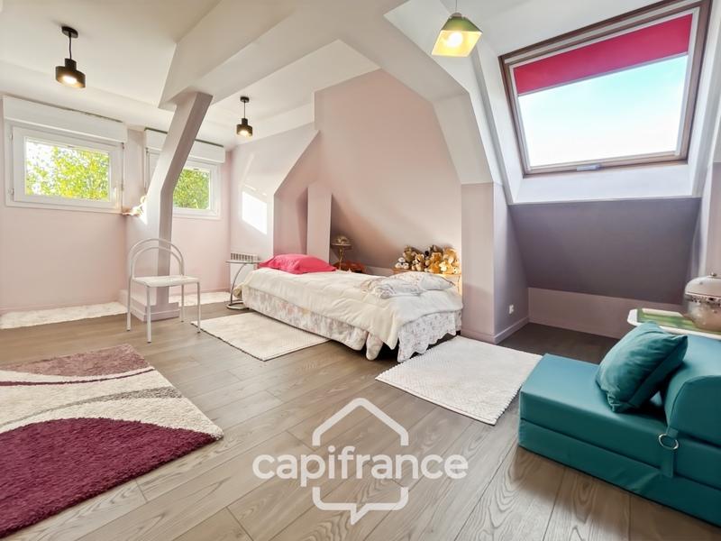 Maison - 215 m² - 7 pièces