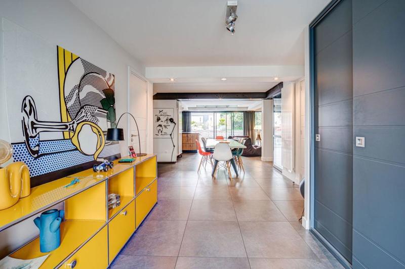 Maison - 235 m² - 9 pièces