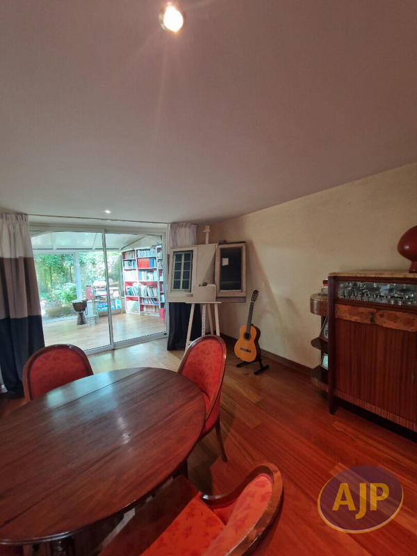 Maison - 280 m² - 7 pièces