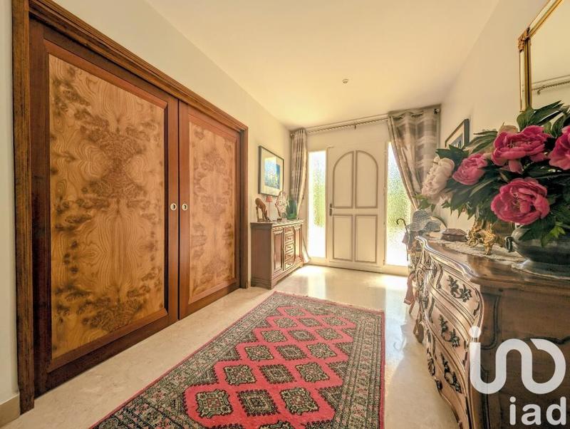 Maison - 300 m² - 12 pièces