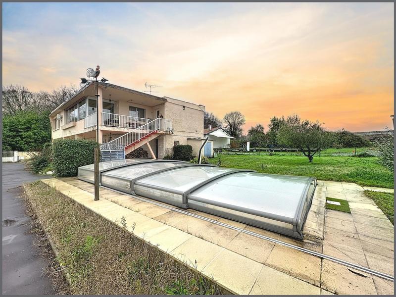 Maison - 226 m² - 7 pièces