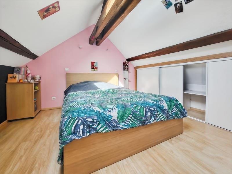 Maison - 255 m² - 9 pièces