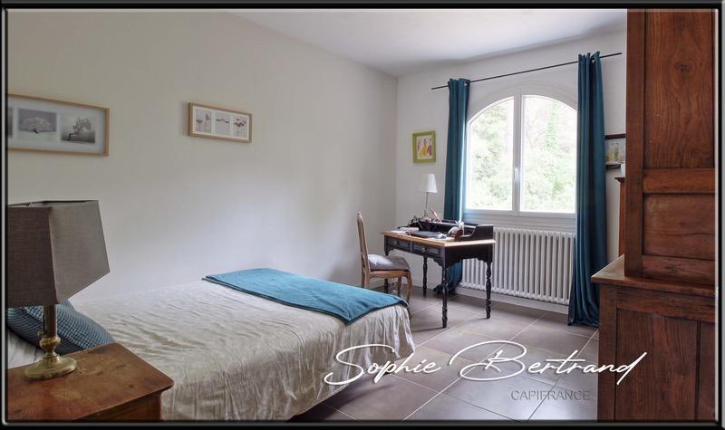 Maison - 236 m² - 9 pièces