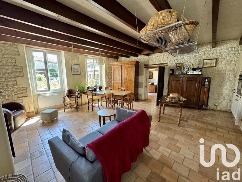 Maison - 240 m² - 7 pièces