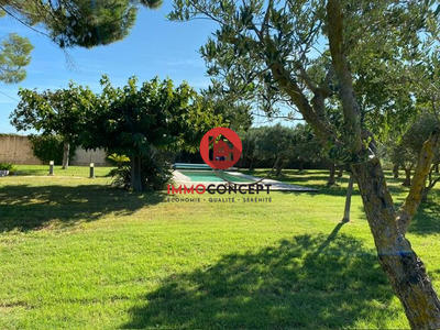 Maison traditionnelle - 204 m² - 6 pièces