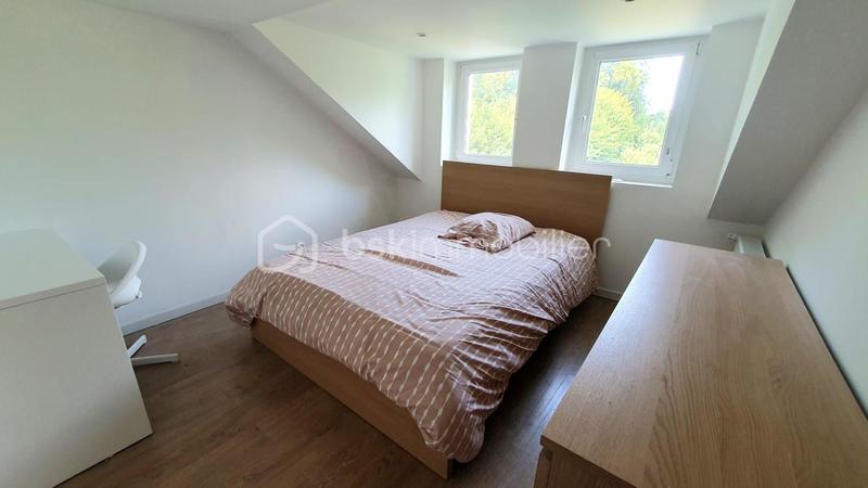 Maison - 200 m² - 11 pièces