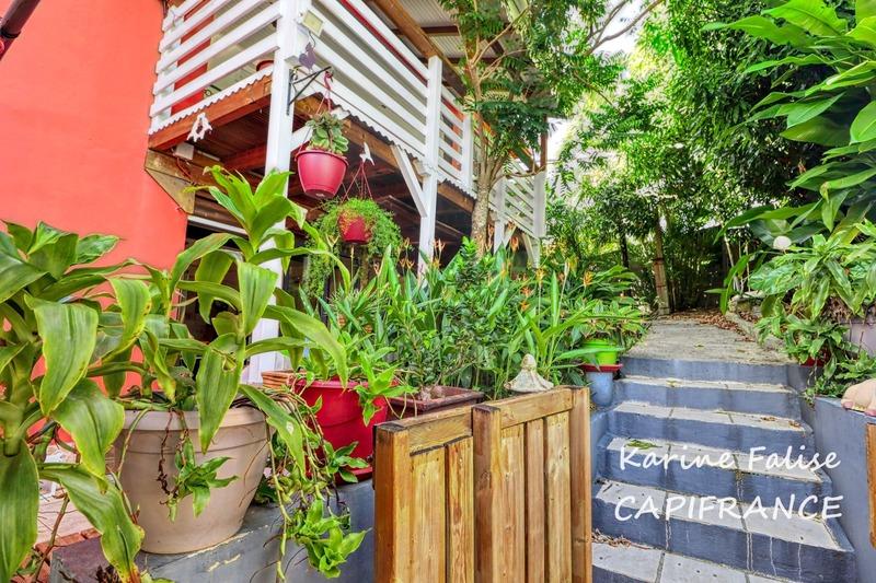 Maison - 270 m² - 8 pièces