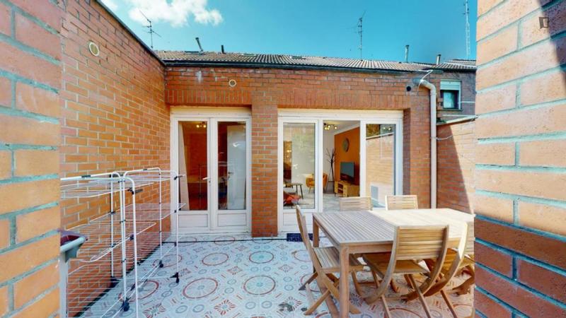 Chambre - 12 m² - 6 pièces