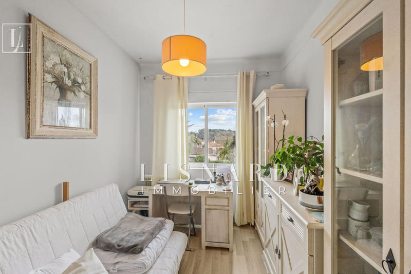 Maison - 262 m² - 10 pièces