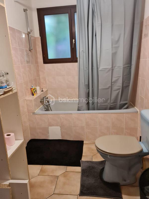 Maison - 214 m² - 10 pièces