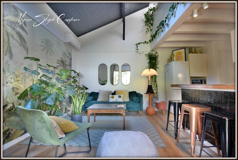 Maison - 225 m² - 10 pièces