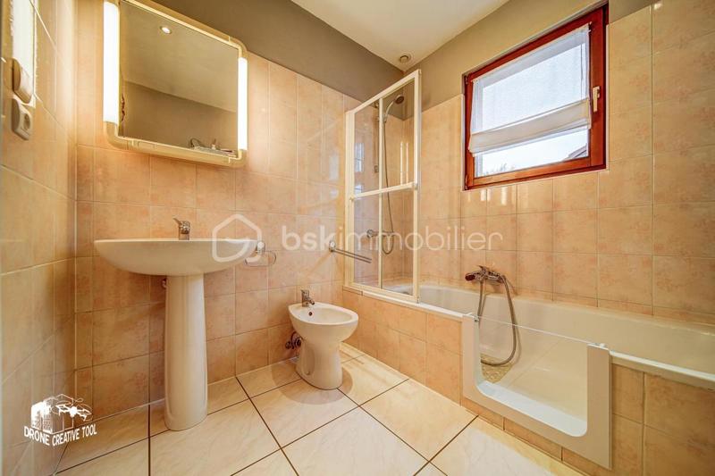 Maison traditionnelle - 118 m² - 5 pièces