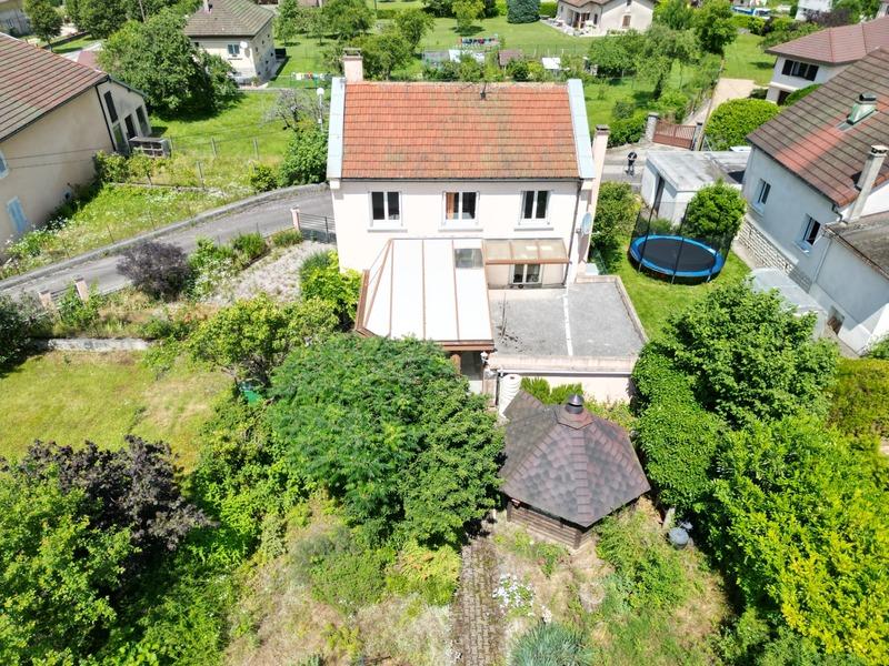 Maison - 93 m² - 5 pièces