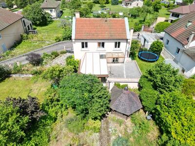 Maison - 93 m² - 5 pièces