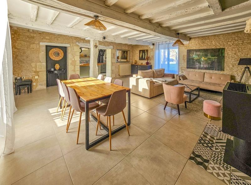 Propriété - 315 m² - 9 pièces