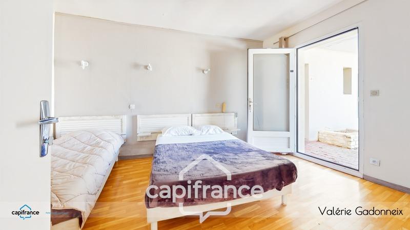 Propriété - 765 m² - 23 pièces