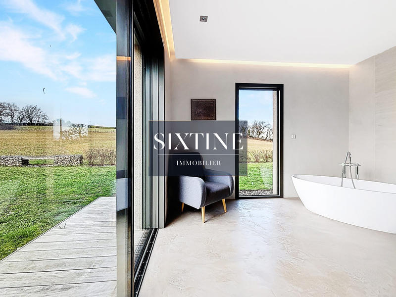 Maison - 261 m² - 7 pièces