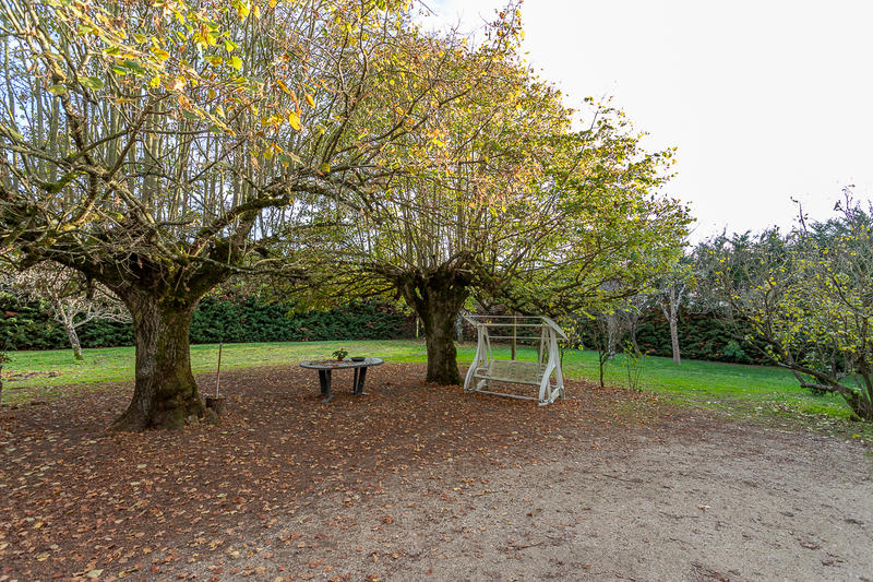 Propriété - 250 m² - 9 pièces