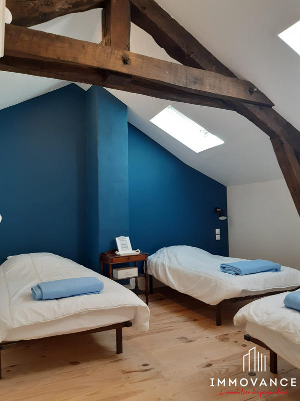 Maison - 328 m² - 12 pièces