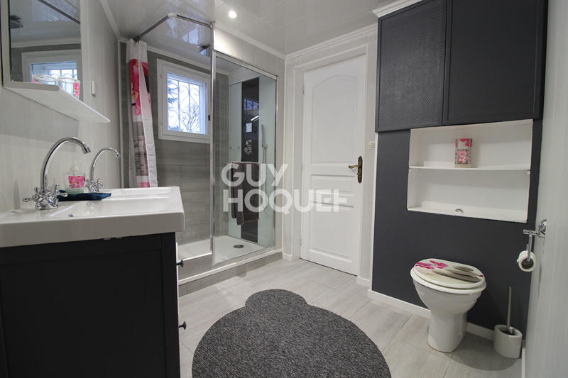 Maison - 180 m² - 7 pièces