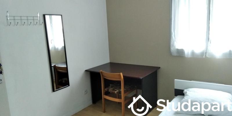 Chambre - 11 m² - 1 pièce