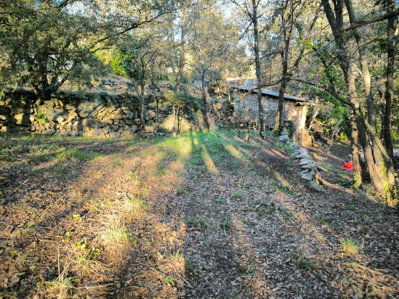 Terrain constructible - 1 070 m²