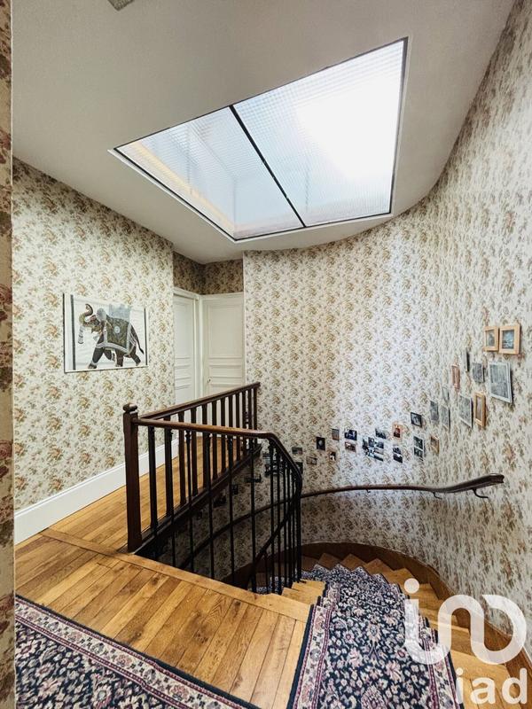 Maison - 340 m² - 10 pièces