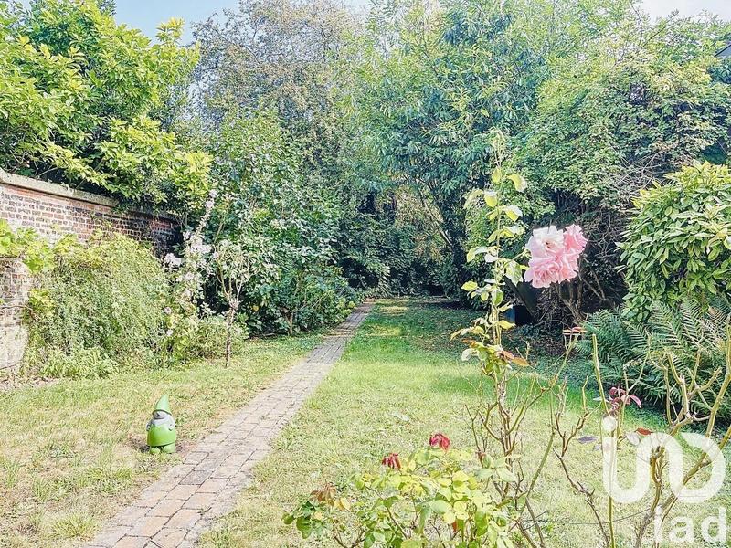 Maison - 312 m² - 9 pièces