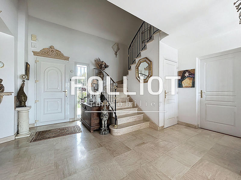 Maison - 185 m² - 5 pièces