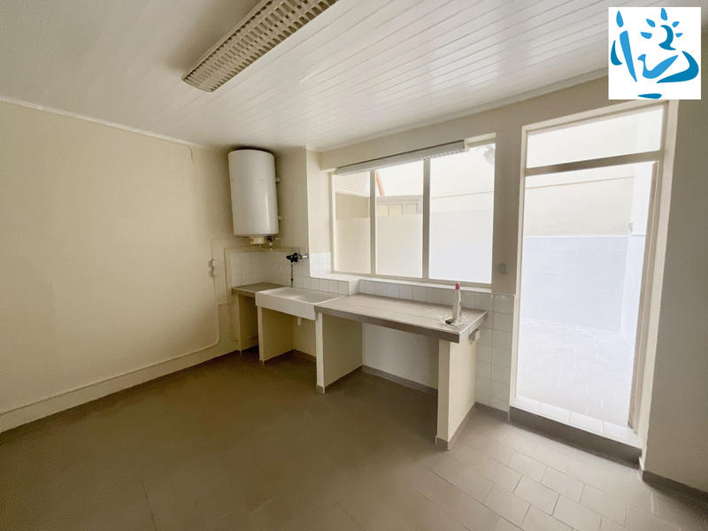 Local commercial - 106 m² - 6 pièces