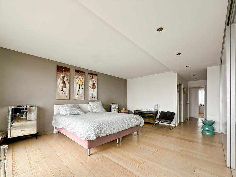 Appartement - 135 m² - 8 pièces