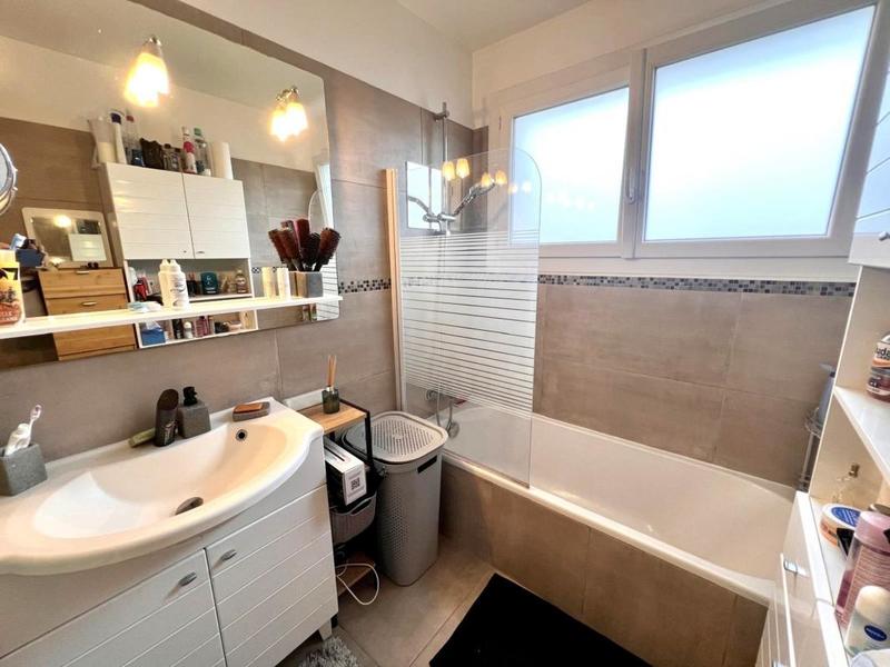 Appartement - 70 m² - 4 pièces