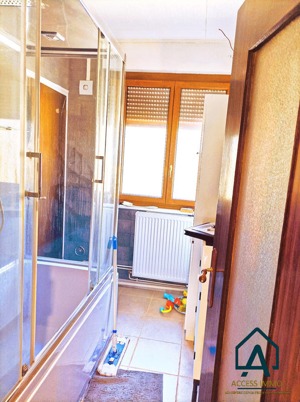 Maison - 87 m² - 10 pièces