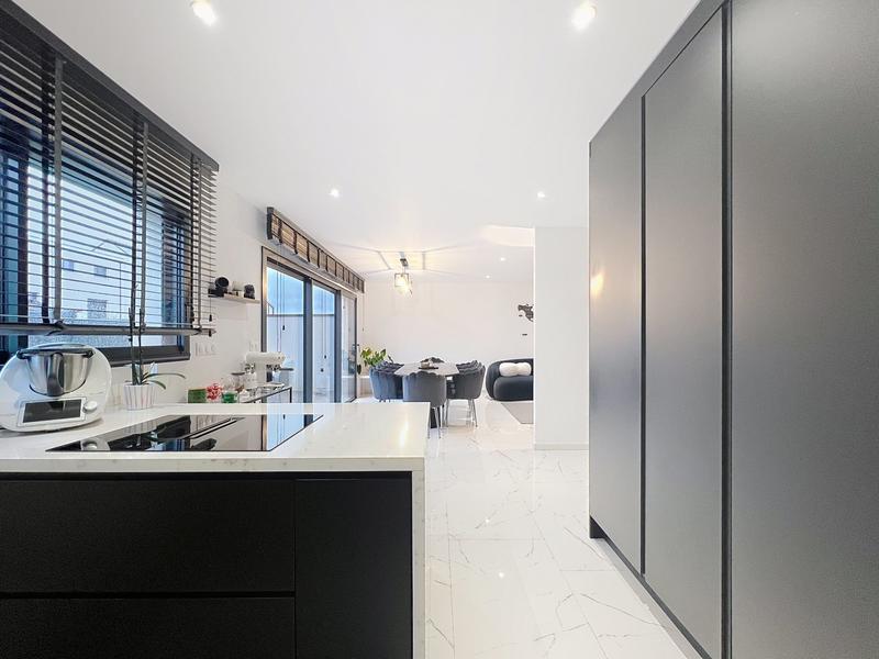 Maison contemporaine - 144 m² - 7 pièces