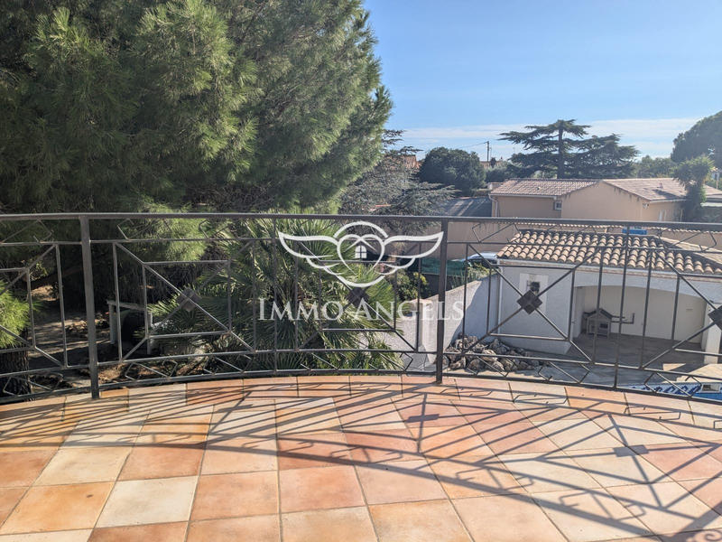 Villa - 244 m² - 6 pièces