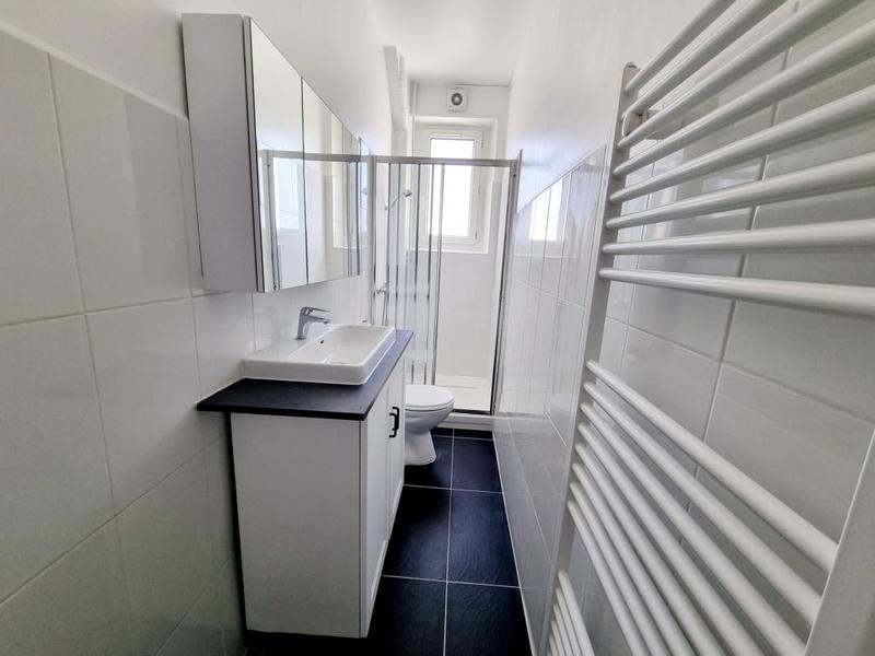 Local commercial - 83 m² - 3 pièces