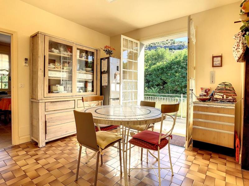 Maison - 185 m² - 5 pièces