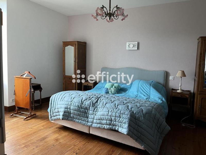 Maison - 302 m² - 8 pièces